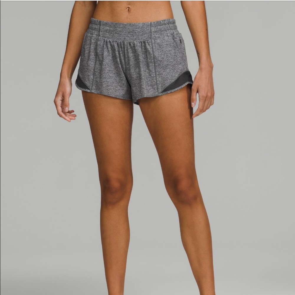 Lululemon Hotty Hot low rise lined shorts 2.5”